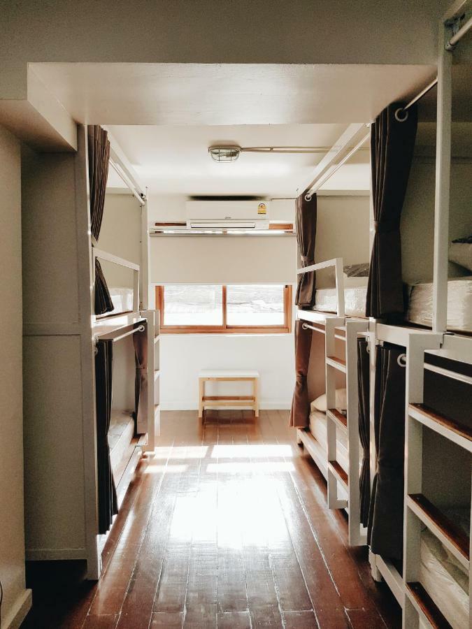 Lita Bangkok Hostel Екстериор снимка