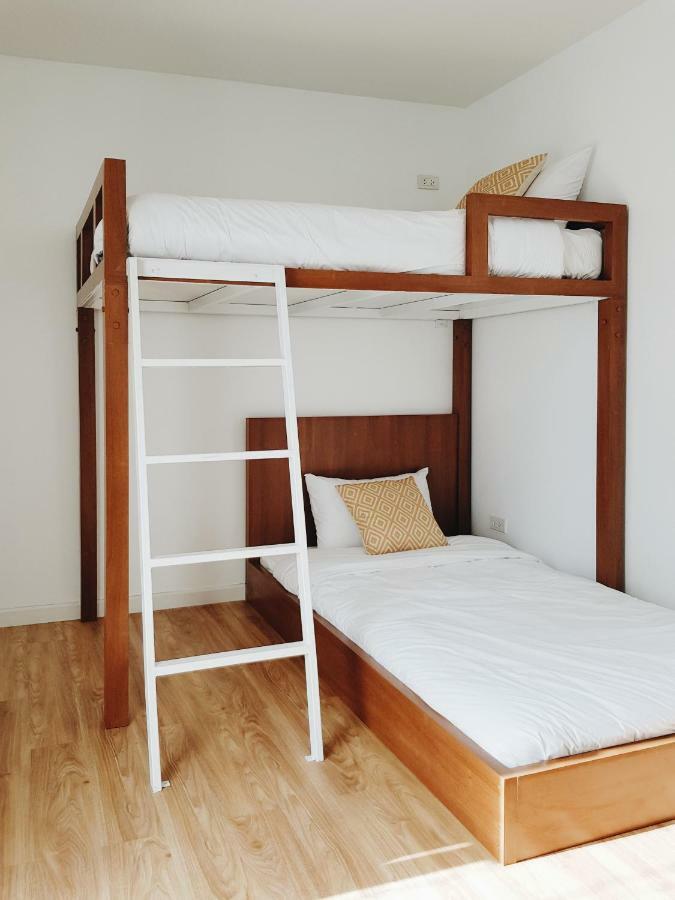 Lita Bangkok Hostel Екстериор снимка