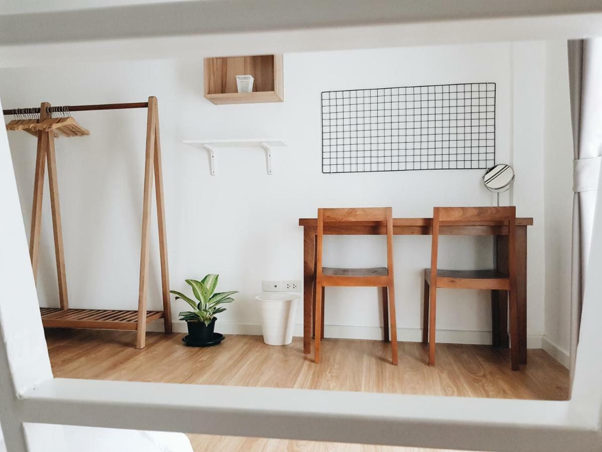 Lita Bangkok Hostel Екстериор снимка