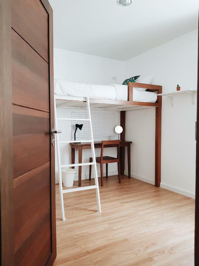Lita Bangkok Hostel Екстериор снимка