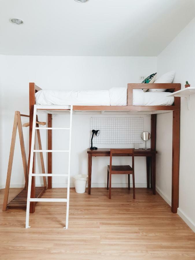 Lita Bangkok Hostel Екстериор снимка